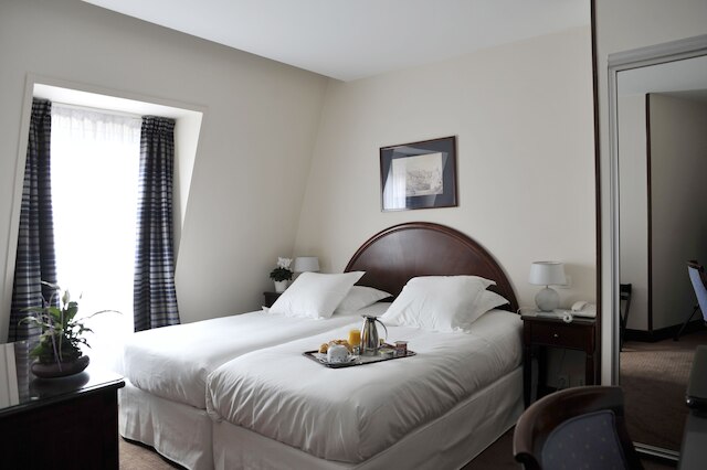 ホテル ウォルドーフ モンパルナス