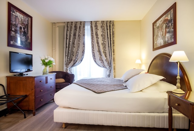 ホテル ウォルドーフ モンパルナス