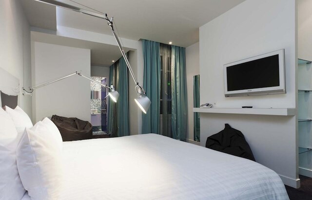 カラー デザイン ホテル