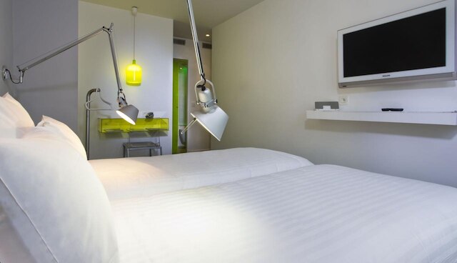 カラー デザイン ホテル