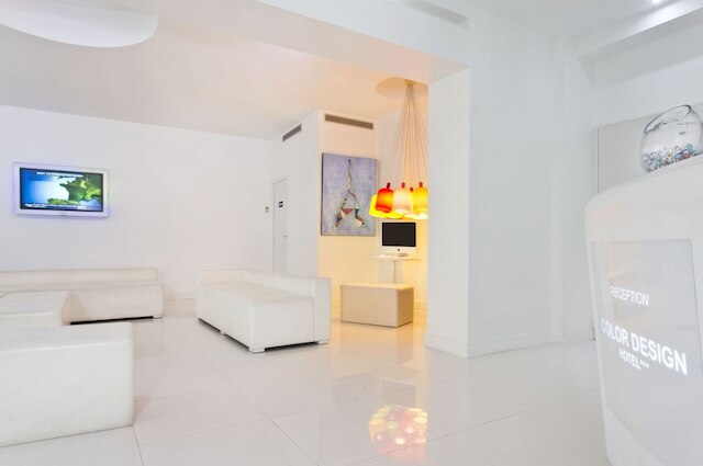 カラー デザイン ホテル