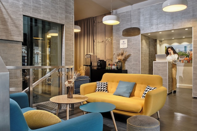 ホテル アトリウム バイ ハッピーカルチャー