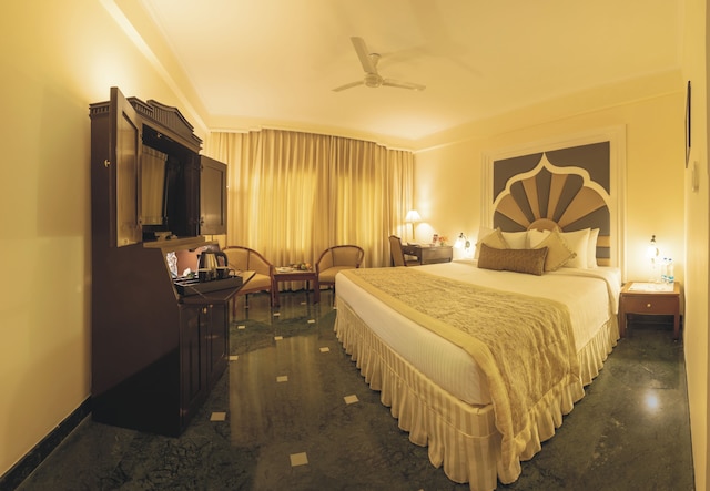 ホテル クラークス シラーズ