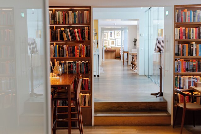 アンバサド ホテル