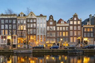 アンバサド ホテル