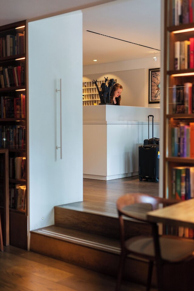 アンバサド ホテル