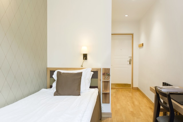 エリート ホテル アドロン