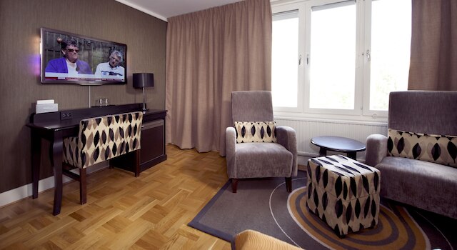 ホーム ホテル タプト – ディナー インクルーデッド