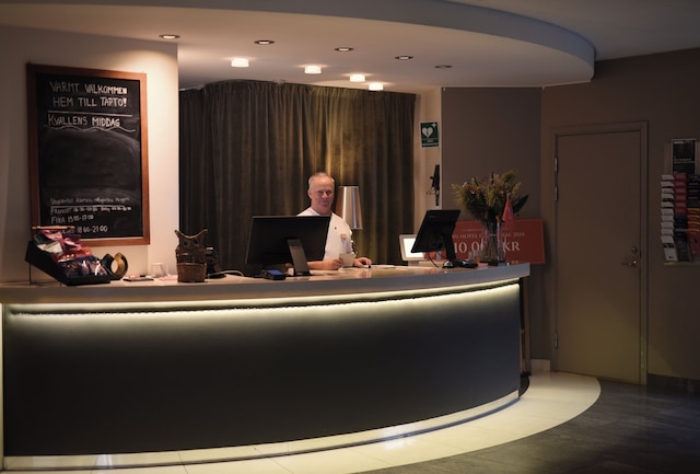 ホーム ホテル タプト – ディナー インクルーデッド