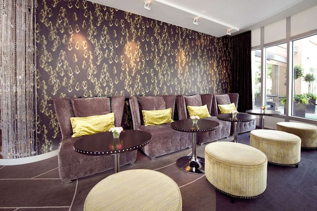 ホーム ホテル タプト – ディナー インクルーデッド