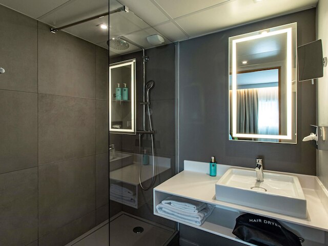 ノボテル パリ 14 ポルト ドルレアン