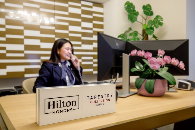 コスモポリタ ホテル ローマ タペストリー コレクション バイ ヒルトン