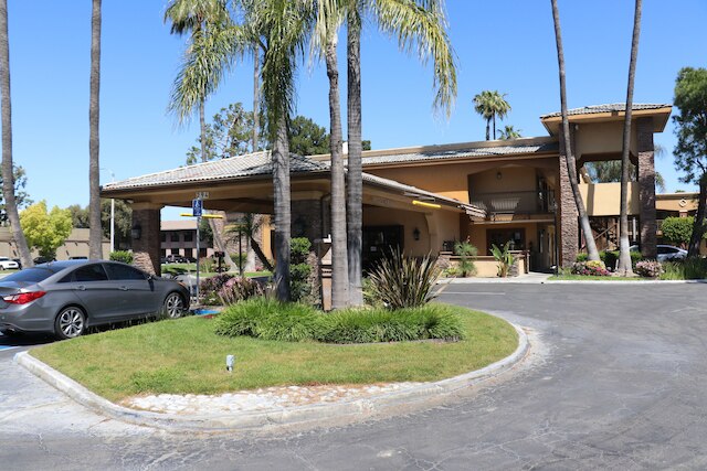 エンパイア・イン