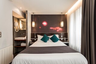 ホテル ルミエールズ モンマルトル パリ