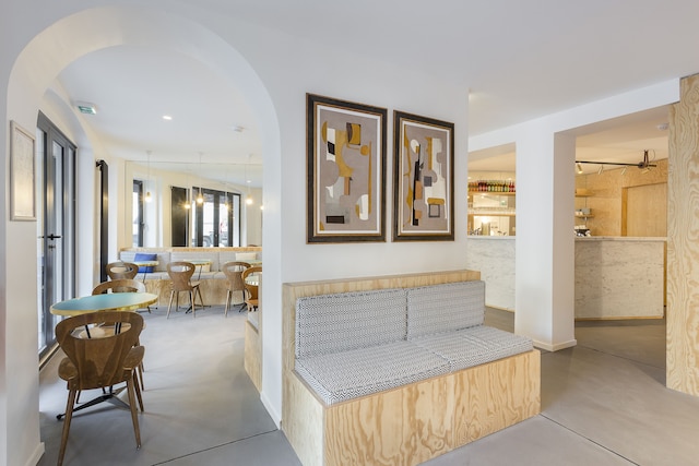 オテル モントロン パリ