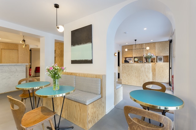 オテル モントロン パリ