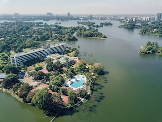 インヤ レイク ホテル