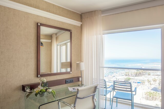 ルネッサンス テル アビブ