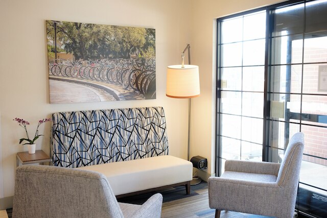 ホリデイ イン エクスプレス & スイーツ デイビス - ユニバーシティ エリア by IHG