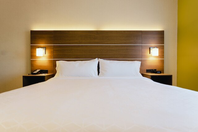 ホリデイ イン エクスプレス & スイーツ デイビス - ユニバーシティ エリア by IHG