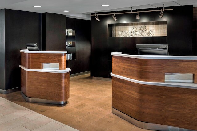 コートヤード ジャージー シティ ニューポート