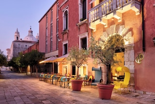 カピザーニ ホテル