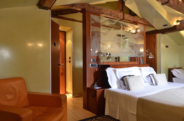 カピザーニ ホテル