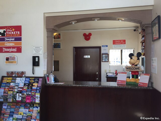 アナハイム ディスカバリー イン & スイーツ