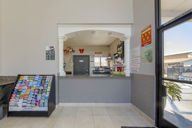 アナハイム ディスカバリー イン & スイーツ