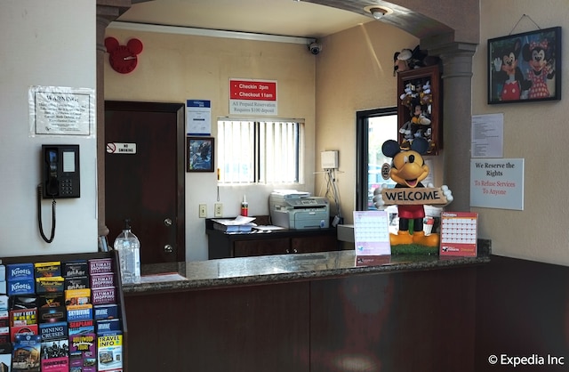 アナハイム ディスカバリー イン & スイーツ