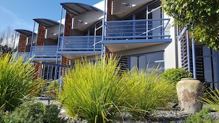 セイルズ オン ザ レイク