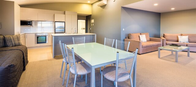 セイルズ オン ザ レイク