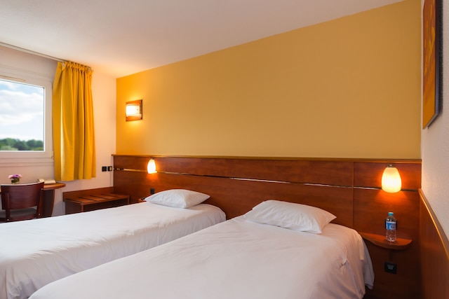 ブリット ホテル レンヌ セッソン - ル フロレアル