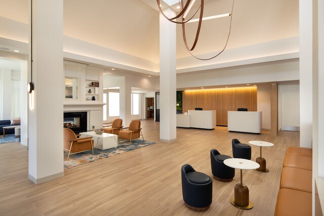 クールヤード サンフランシスコ エアポート バーリンゲーム