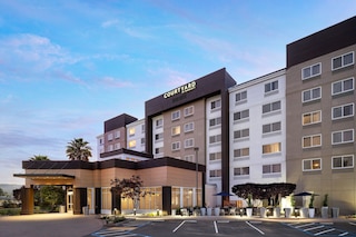 クールヤード サンフランシスコ エアポート バーリンゲーム