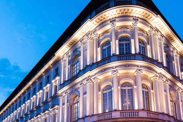 ラッフルズ オイロペスキー ワルシャワ