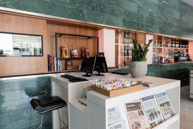 アパートホテル アテネア バルセロナ