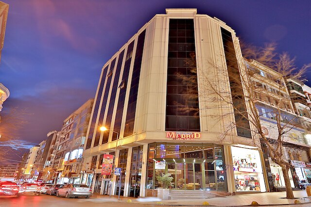 グランド マドリッド ホテル