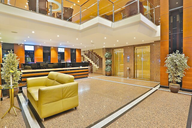 グランド マドリッド ホテル