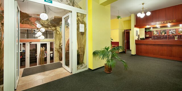 ホテル ヘンリエッタ