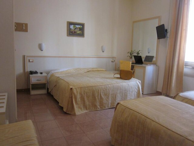 ホテル アドラー