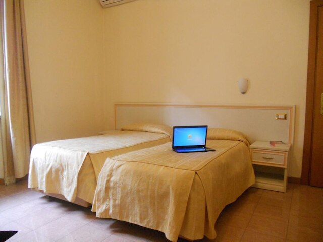 ホテル アドラー