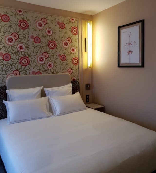 エルサ、オテル パリ