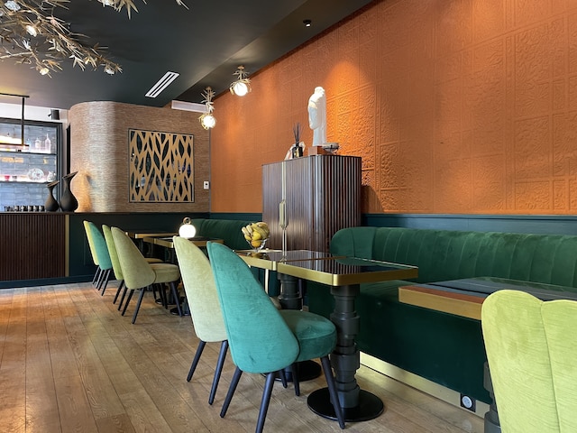 エルサ、オテル パリ