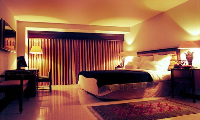 パール コンチネンタル カラチ