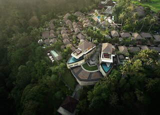 カマンダルウブド