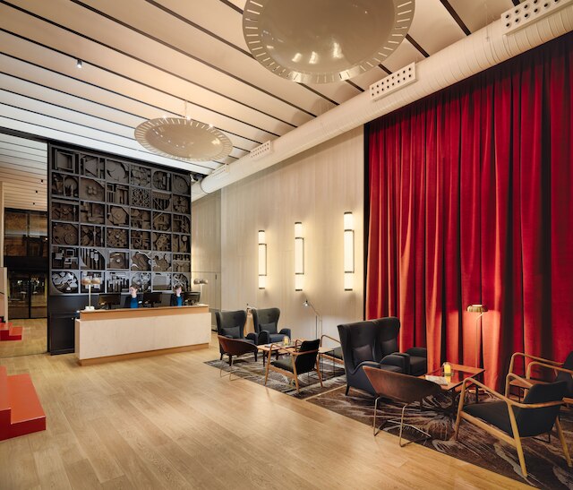 H10 プエルタ デ アルカラ 4* Sup