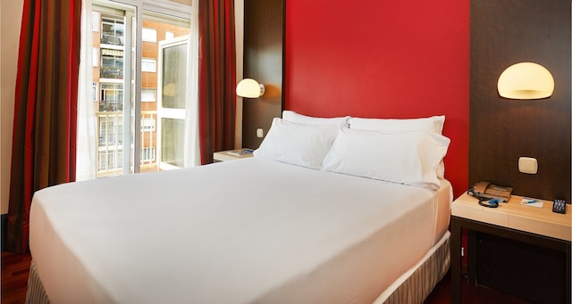 NH バルセロナ レス コルツ