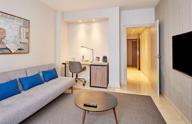 NH ログローニョ エレンシア リオハ