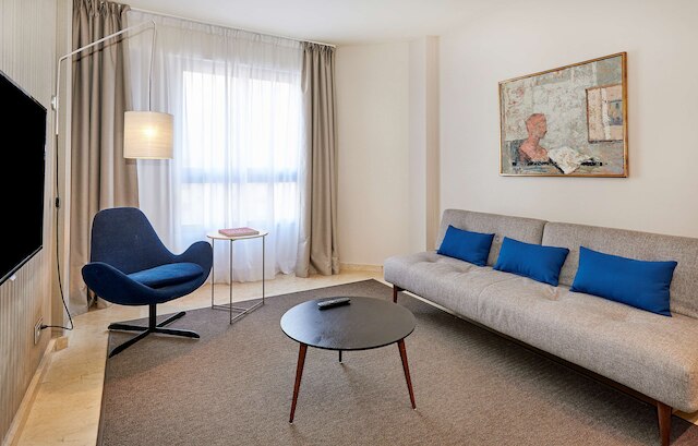 NH ログローニョ エレンシア リオハ